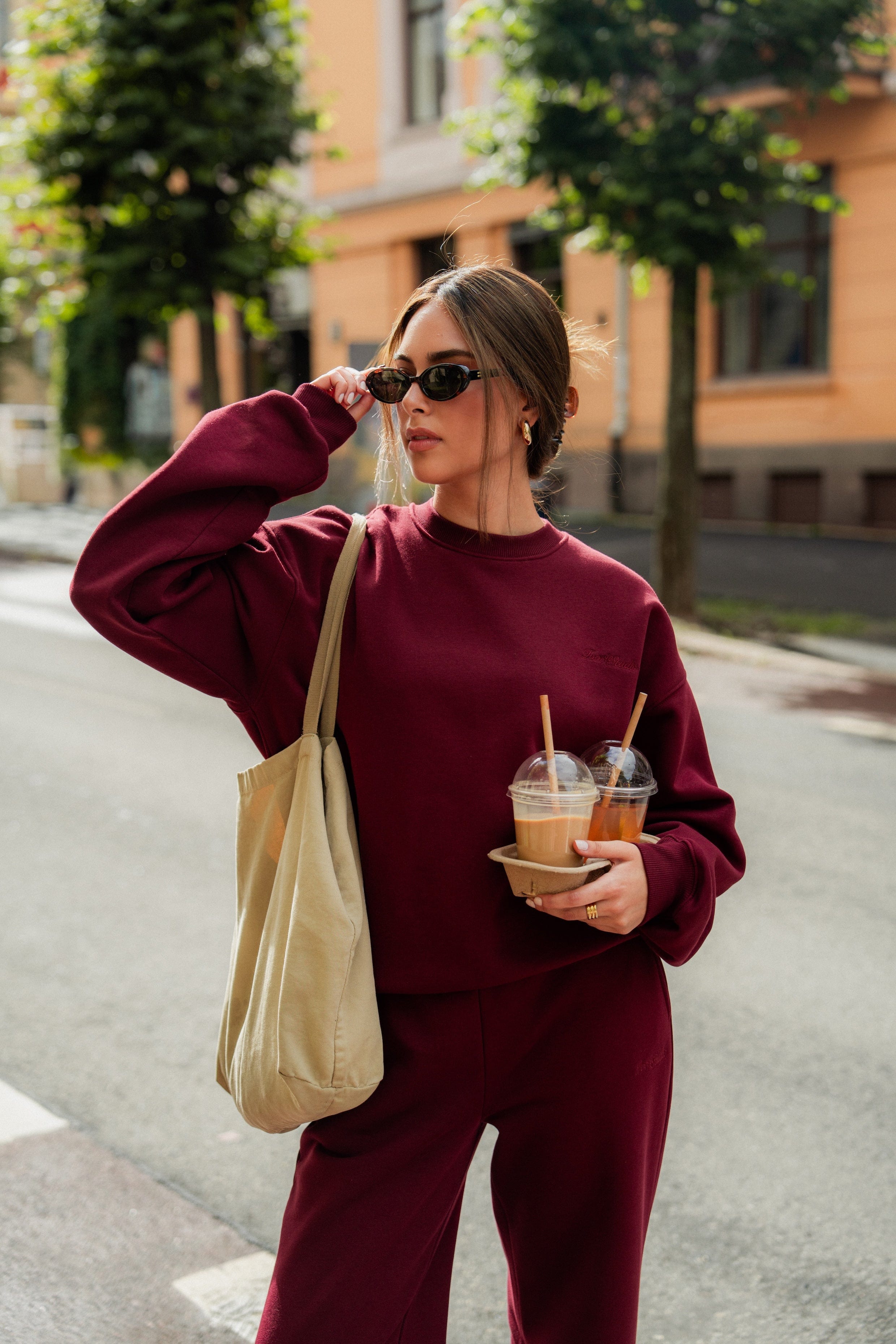 Ivorie Studio Bukse Studio Essential Wide Leg Sweatpant - Burgundy