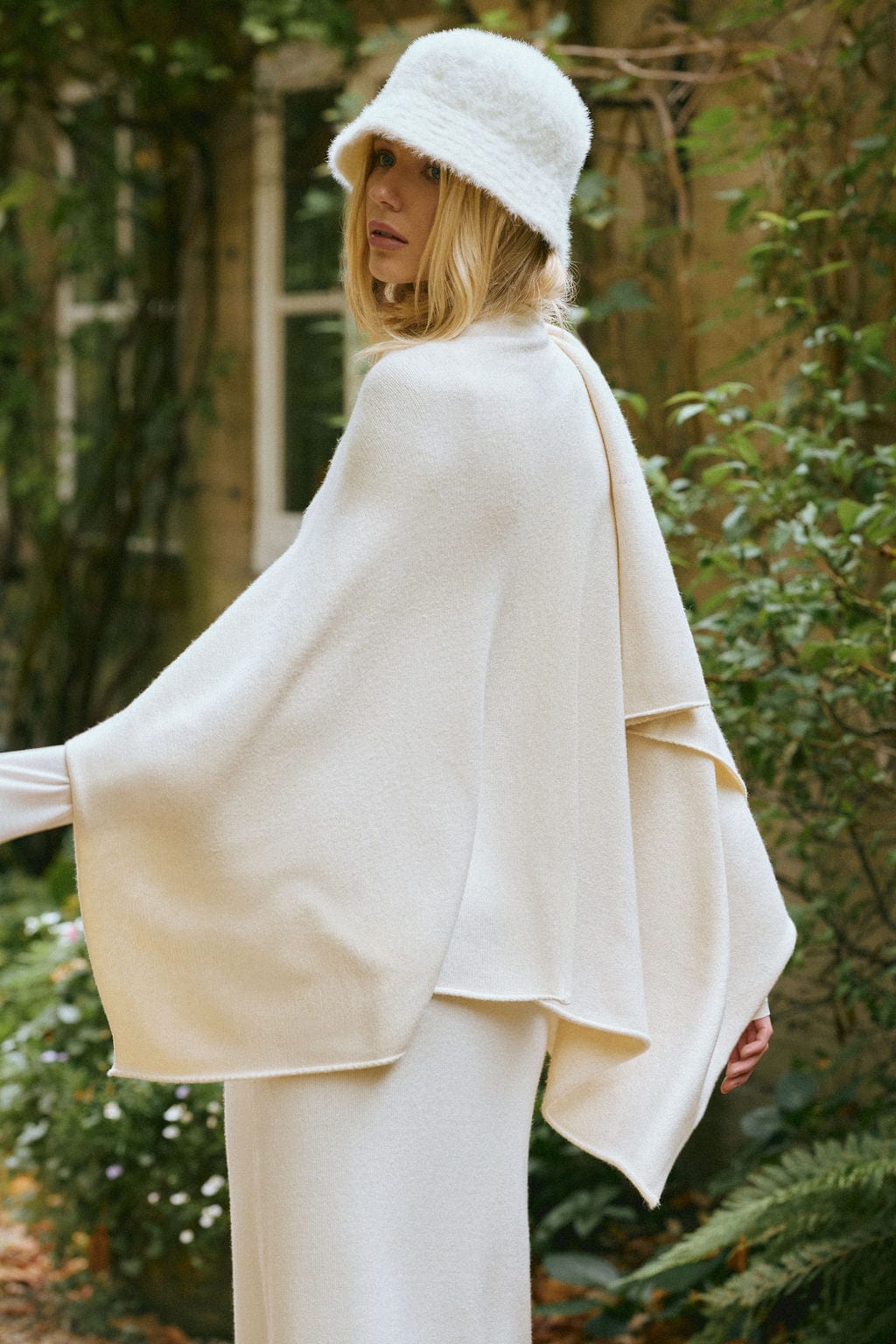 Graham Knitted Scarf - Off-white