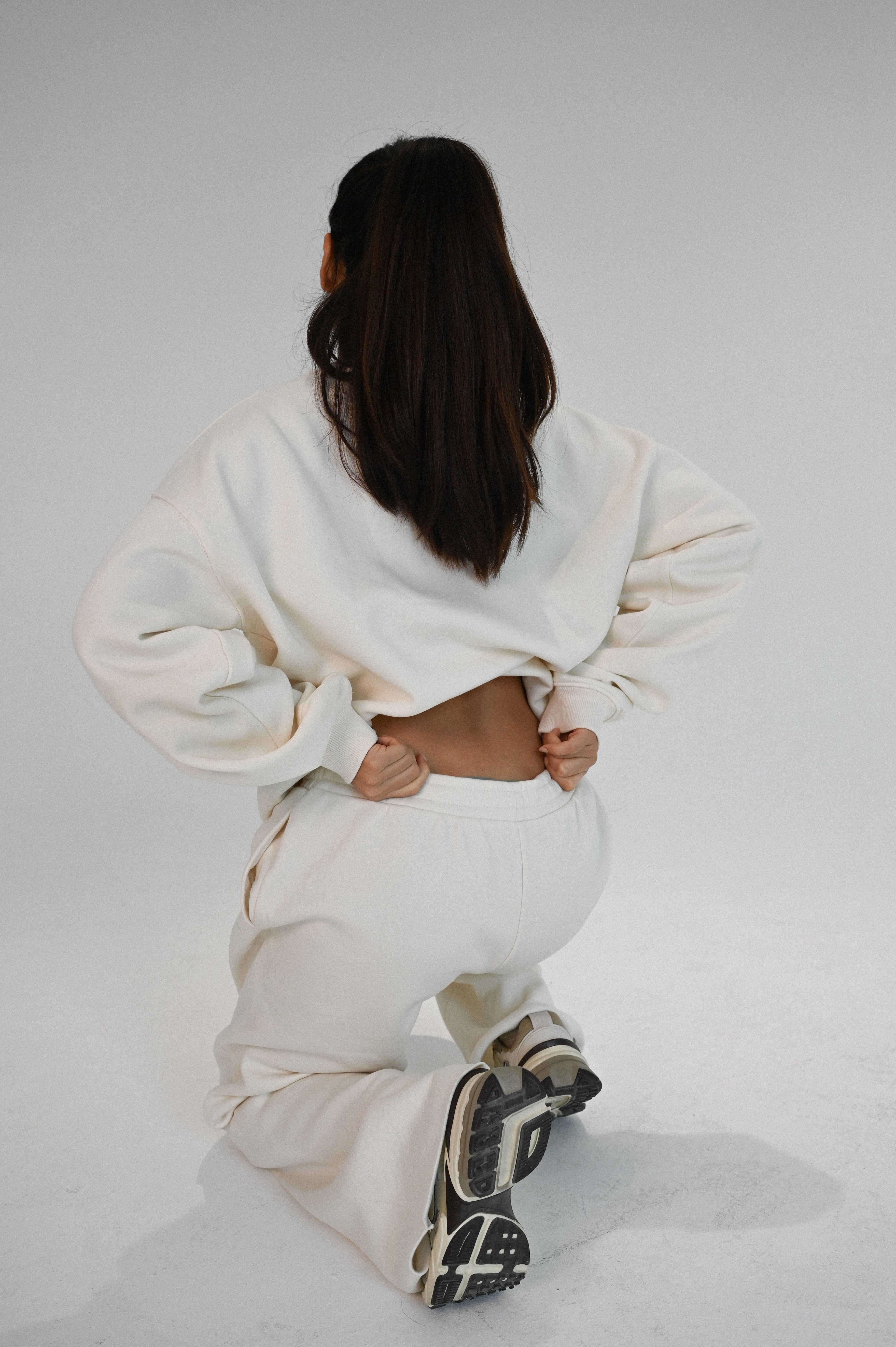 Ivorie Studio Studio Essentials Crewneck - Creme