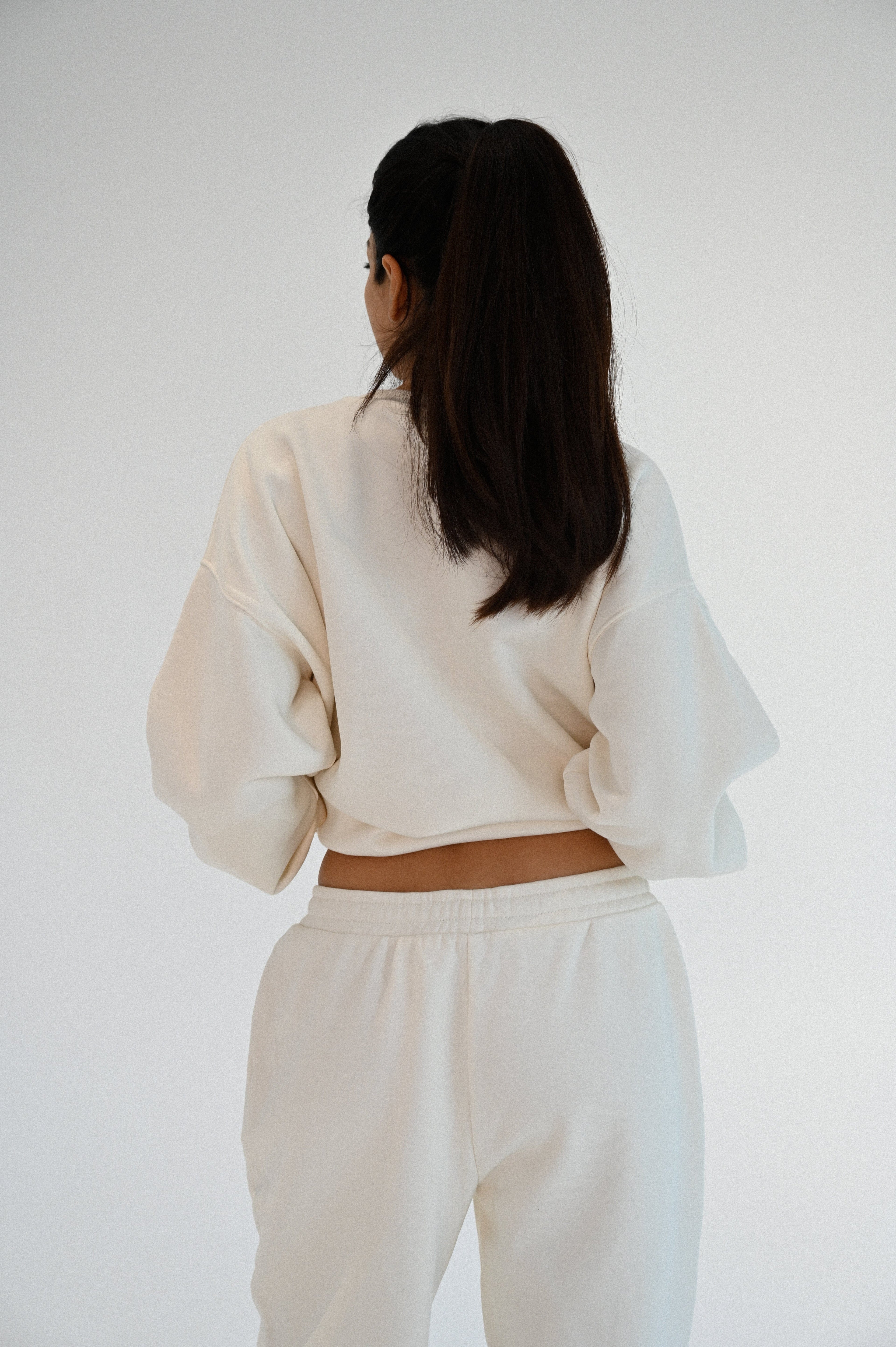 Ivorie Studio Studio Essentials Crewneck - Creme