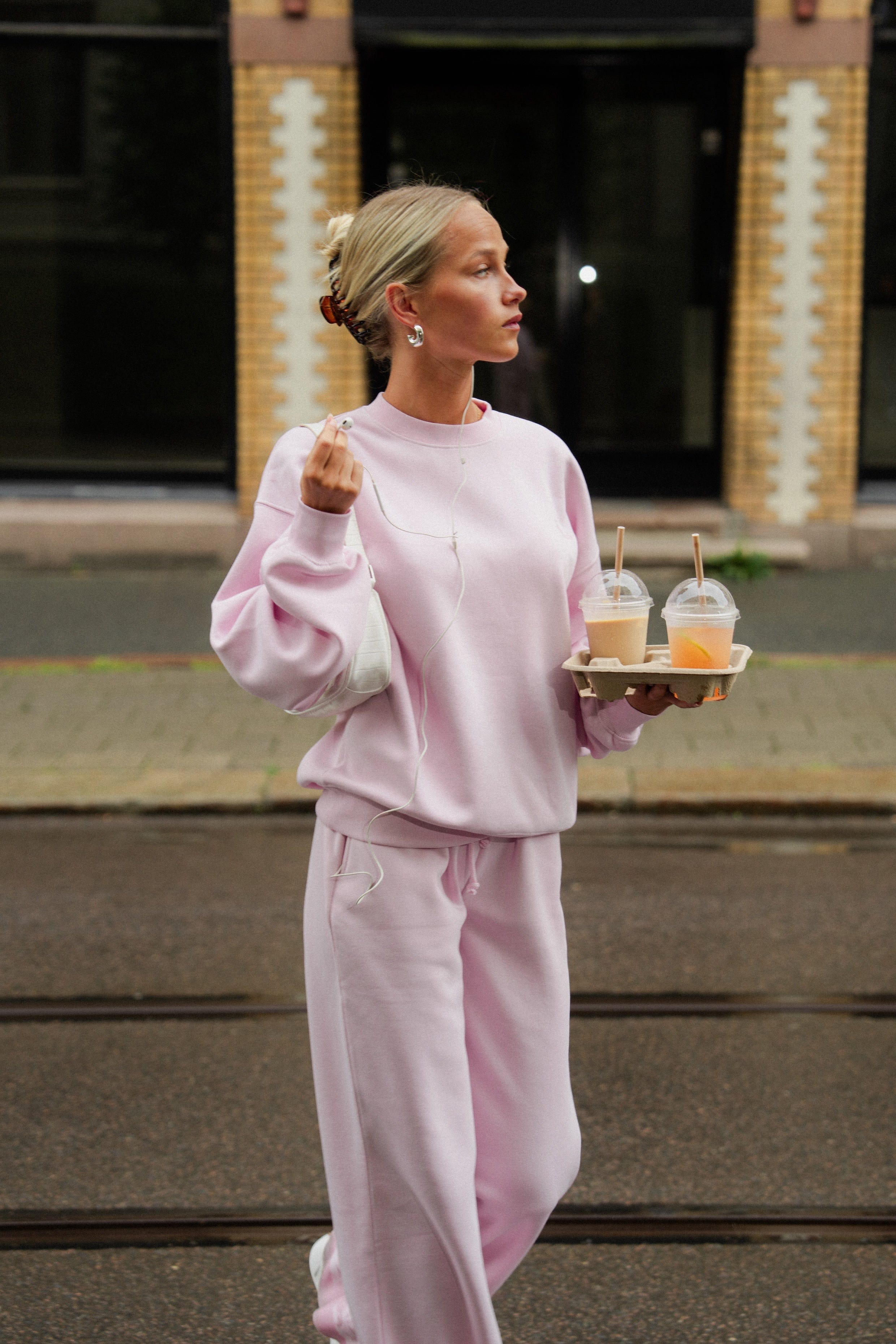 Ivorie Studio Sweater Studio Essentials Crewneck - Baby pink