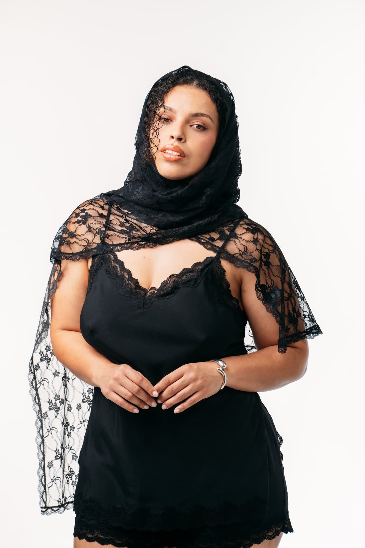 Ivorie Studio Accessories Onesize The Halo Scarf - Black