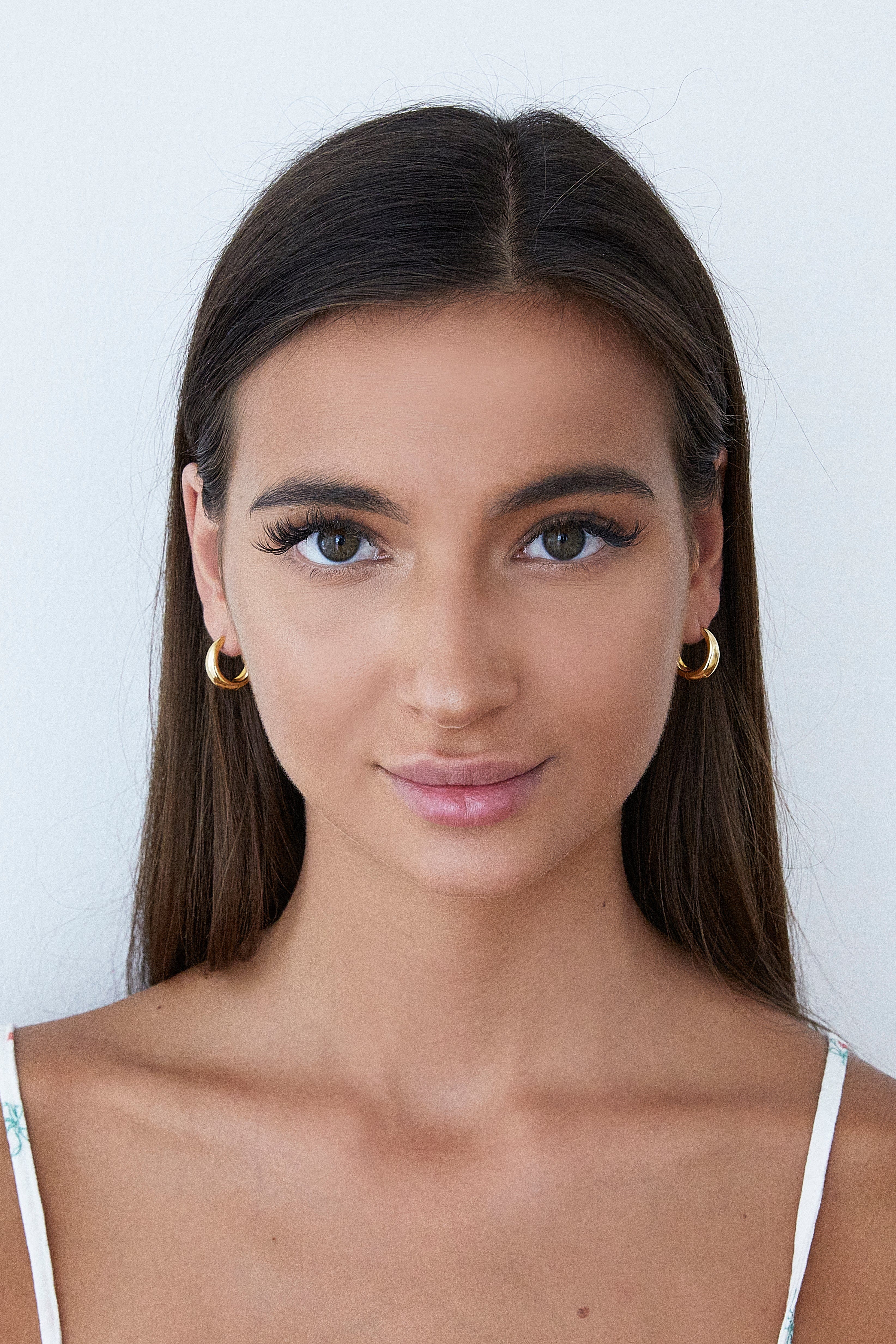 Ivorie Studio Earrings Dubai Medium Hoops, Gold