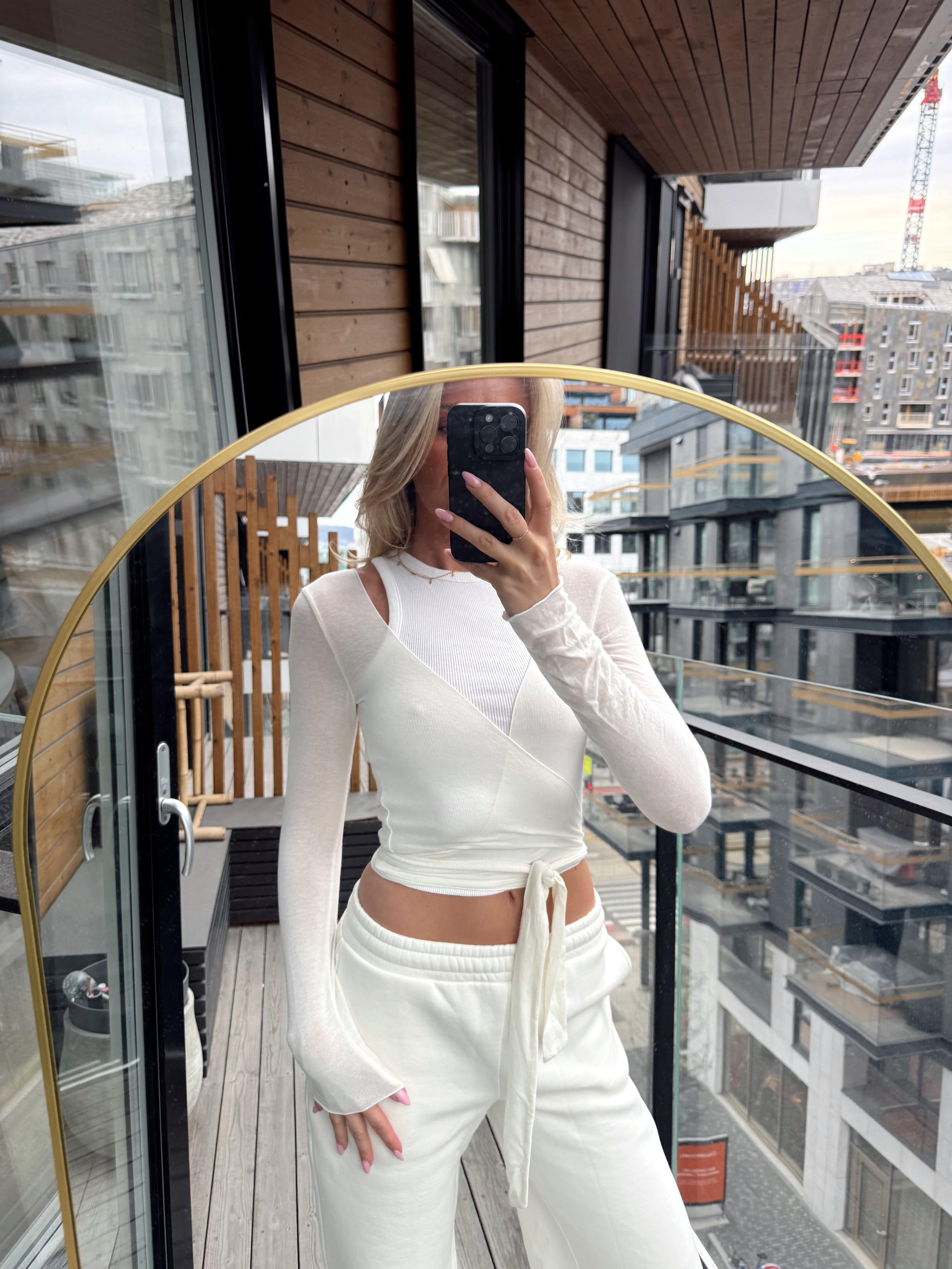 Ivorie Studio So Cute Cashmere Wrap Top - Creme