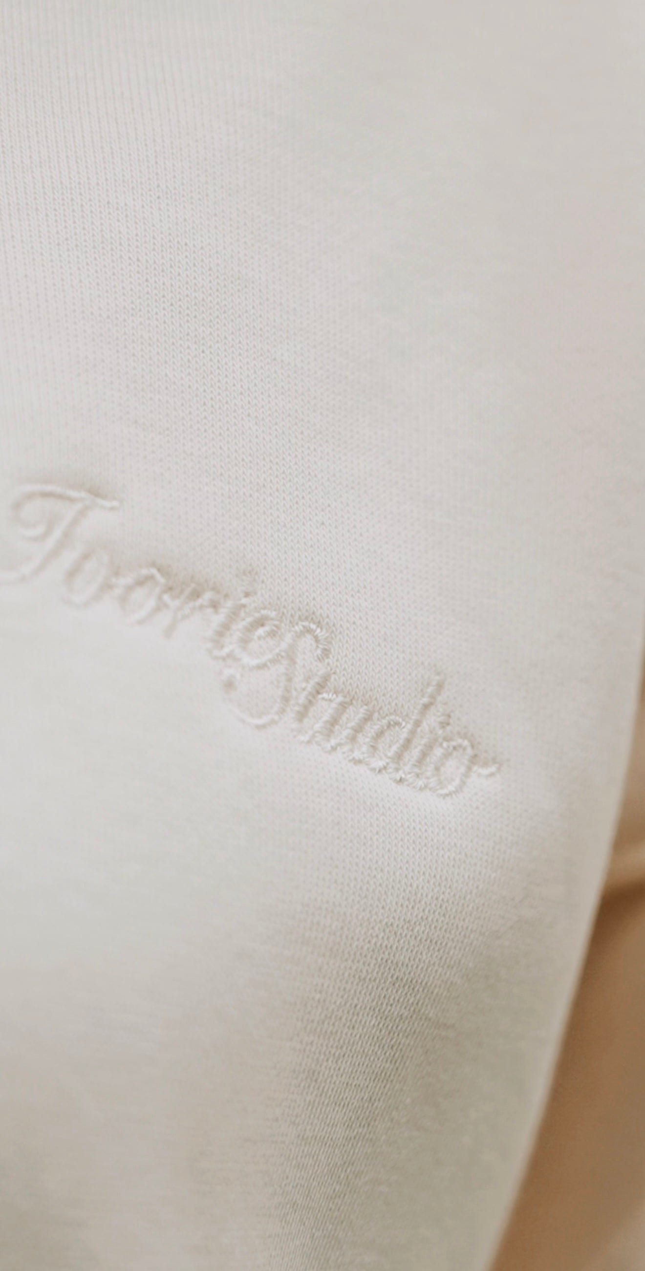 Ivorie Studio Studio Essentials Crewneck - Creme